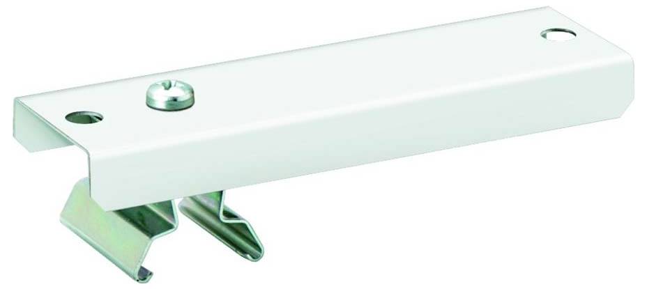 Eine weiße Metallhalterung mit Schraubmontage und Schnellverschlussfunktion, die zum Befestigen leichter Gegenstände entwickelt wurde.