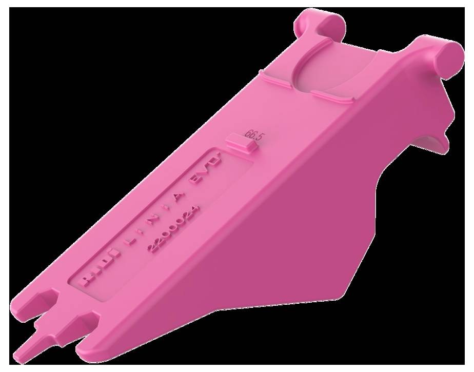 Ein detailliertes Modell einer vintage grünen Märklin-Lokomotive mit roten und weißen Rädern, das die aufwändige Gestaltung und Markierungsdetails zeigt.