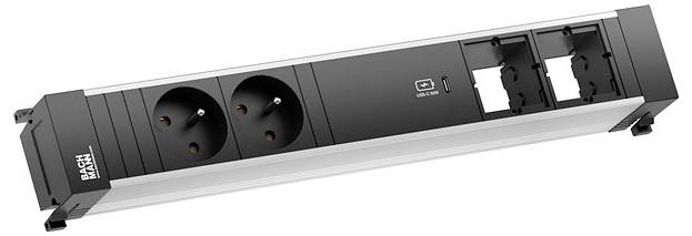 Eine horizontale Steckdosenleiste mit zwei europäischen Steckdosen und USB-Ladeanschlüssen, gekennzeichnet mit 