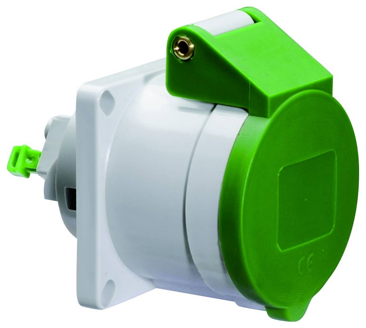 Eine grün-weiße Steckdose mit Klappdeckel, zur Wandmontage ausgelegt, aus einem Winkel fotografiert, der das Scharnier-Klappdeckel hervorhebt.