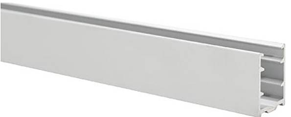 Eine Metallschiene mit Nuten, möglicherweise zum Gleiten oder Montieren verwendet, aus einem Winkel betrachtet, um ihre lineare Form und Struktur zu zeigen.