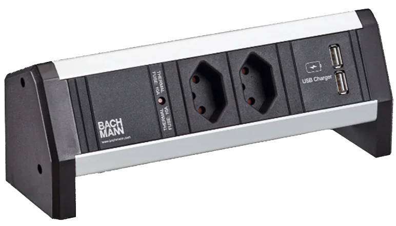 Steckerleiste mit zwei europäischen Steckdosen und zwei USB-Ladeanschlüssen, in einem eleganten schwarzweißen Gehäuse untergebracht.