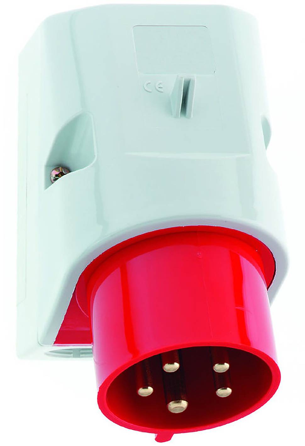 „Rote und weiße Industriesteckdose mit mehreren Stiften, verwendet für Hochspannungs-Elektroverbindungen, vor weißem Hintergrund.