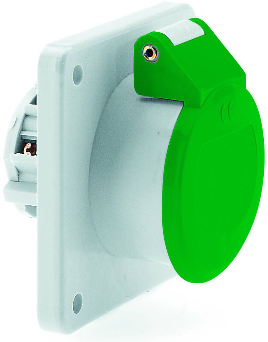 Eine grüne Industrie-Steckdose mit Schutzkappe, schräg dargestellt, die ihr robustes und sicheres Design hervorhebt.