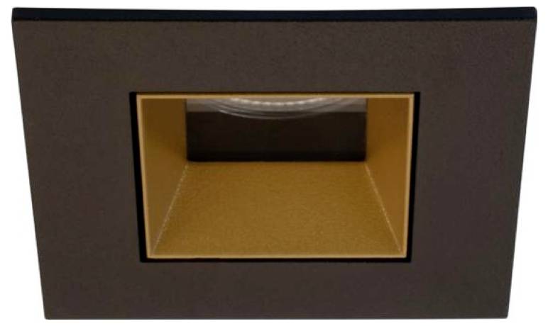 Schwarze rechteckige Wandöffnung oder eingelassene Nische mit goldfarbenem Innenraum und dunklem Oberpanel