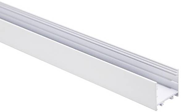 Ein Nahaufnahmebild einer weißen Kunststoff-Kabelwanne mit einem offenen oberen Abschnitt, die zum Organisieren und Verbergen von Elektrokabeln konzipiert ist.