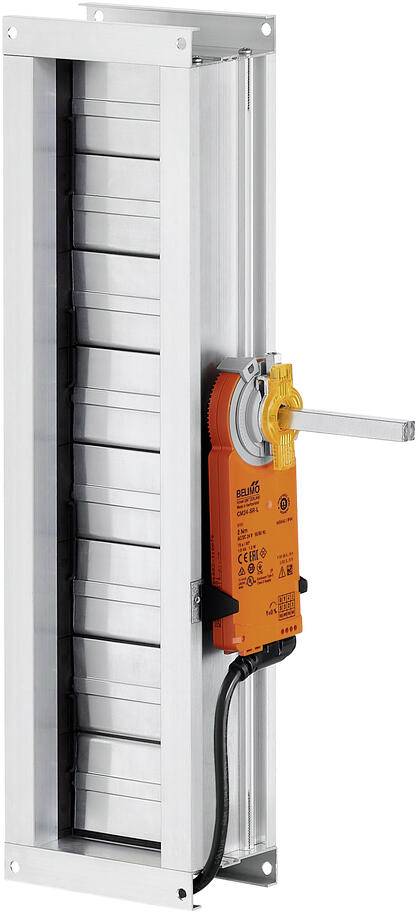 Ein rechteckiger HVAC-Drosselklappe mit Metallblättern und einem orangefarbenen Stellantrieb, verwendet zur Regelung des Luftstroms in Belüftungssystemen.