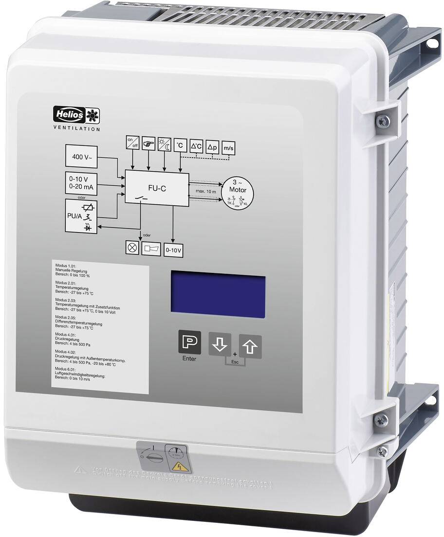 Ein Steuergerät mit digitaler Anzeige und Tasten, das ein Schaltschema und technische Daten auf der Frontplatte aufweist; wird in Lüftungssystemen verwendet.
