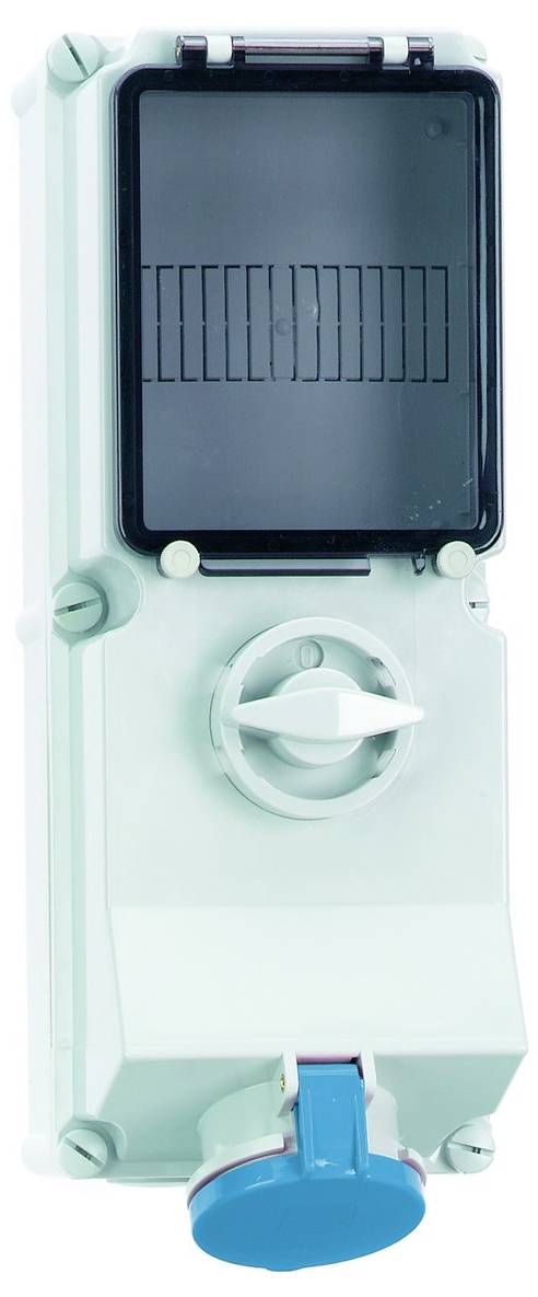 Eine weiße Außensteckdose mit Schutzdeckel, Schalter und blauer Steckerschutzkappe.