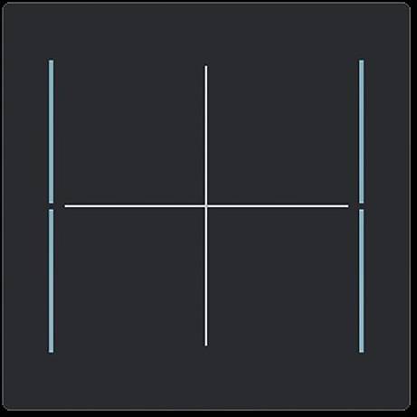 Dunkler Hintergrund mit zwei weißen sich kreuzenden Linien, die in der Mitte ein Kreuz bilden. Vier kurze blaue Linien parallel zu jedem Kreuzarm.