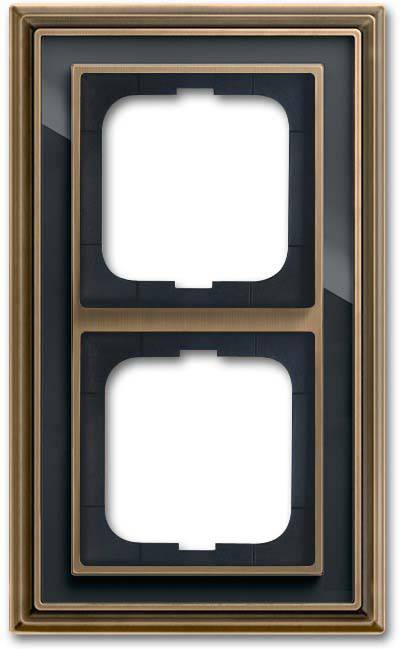 Wandmontierte elektrische Schalttafel mit beschrifteter Schalter für die Einstellungen „Automatik