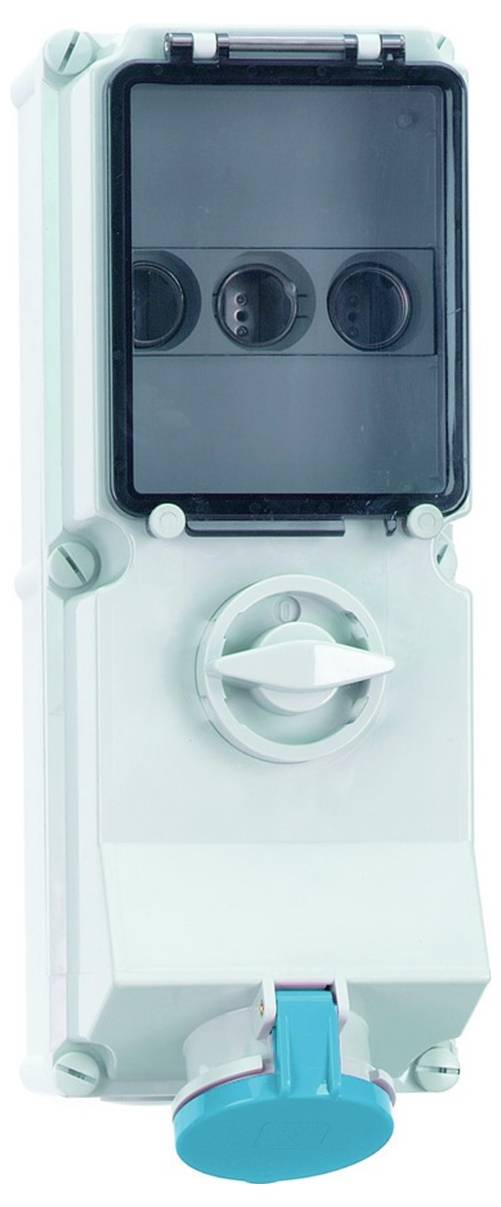 Eine Außensteckdose mit Schutzdeckel und blauem Schalter, entworfen für Wetterbeständigkeit, auf einem weißen Panel montiert.