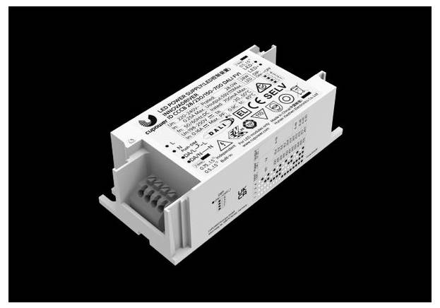 Weißes Elektroversorgungsmodul mit Anschlussklemmen, dargestellt in angewinkelter Produktansicht auf schwarzem Hintergrund.