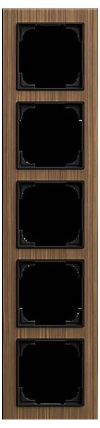 Ein schwarzes Elektrosteckdose mit einem USB-A-Anschluss und einem USB-C-Anschluss, konzipiert für bequemes Laden.
