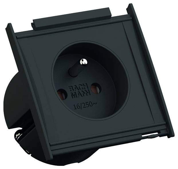 Eine schwarze Elektrosteckdose mit einer einzelnen runden Buchse, gekennzeichnet mit '16/250', hergestellt von Bachmann, entwickelt zum Einbau in ein Paneel oder auf einer Oberfläche.