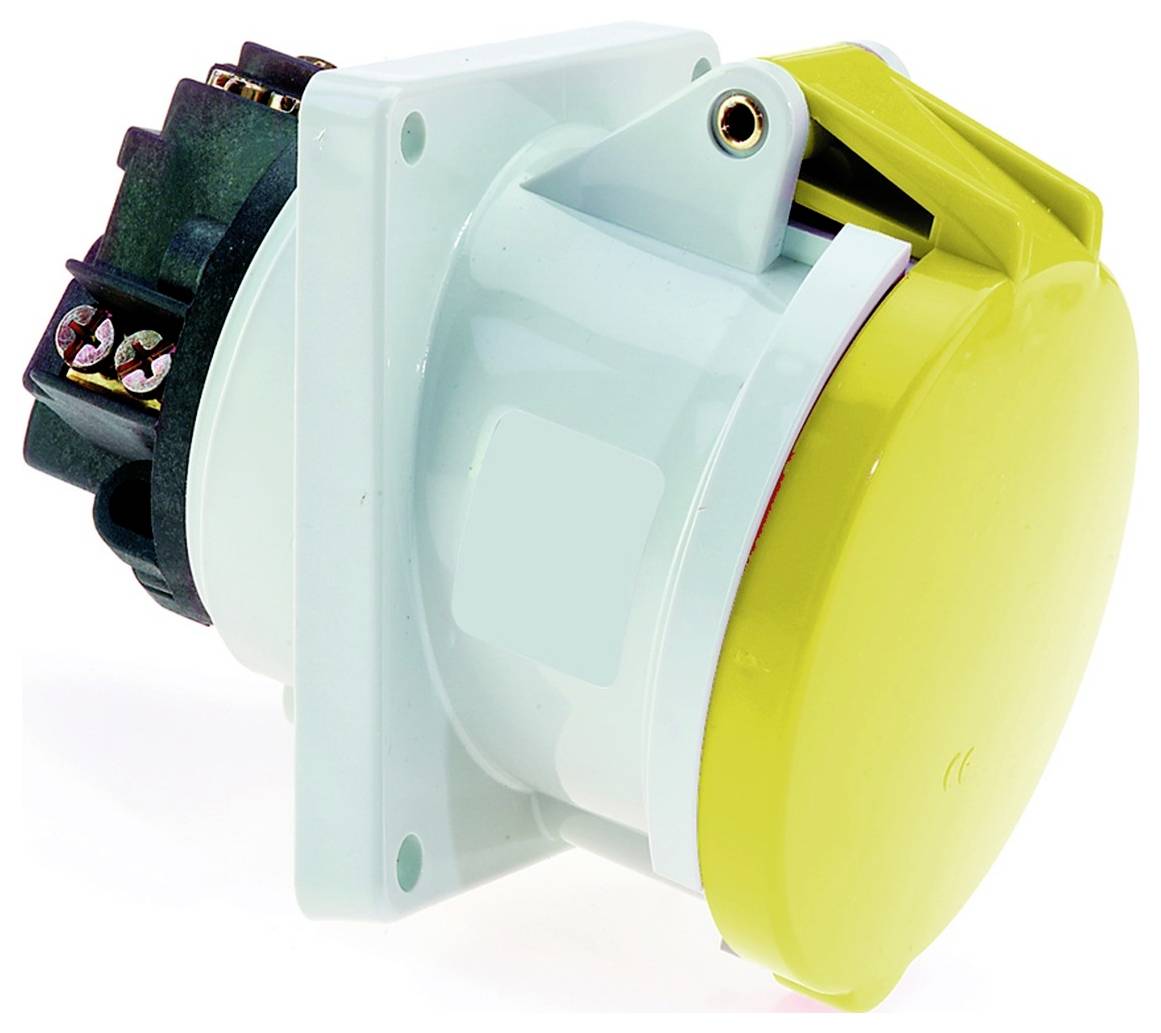 Eine gelbe und weiße Industriesteckdose mit Schutzabdeckung, für die Wandmontage konzipiert, zeigt die Anschlüsse.