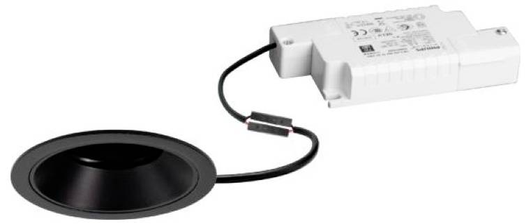 Eingelassene LED-Einbauleuchte mit angebautem weißem Treibermodul und schwarzem Kabel auf weißem Hintergrund.