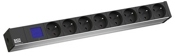 Eine schwarze Steckdosenleiste mit acht Steckdosen und einem blauen digitalen Display.