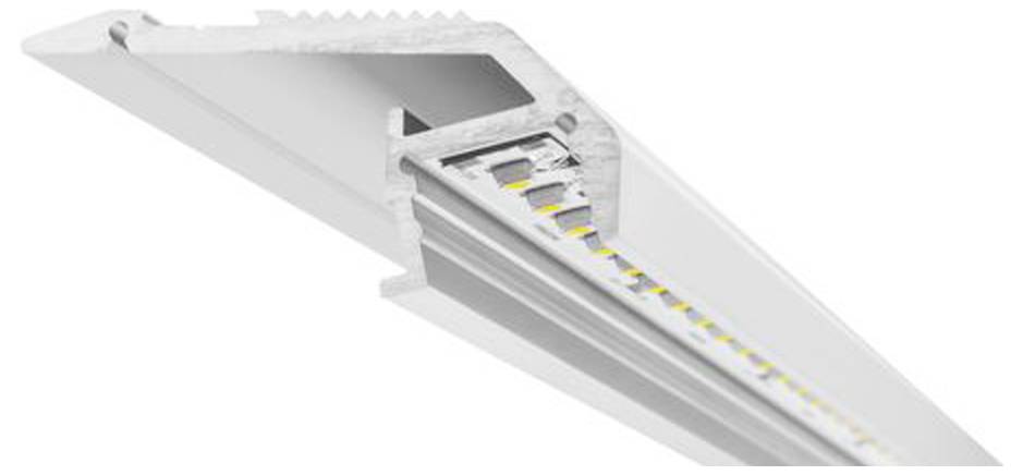 Eine lineare LED-Leuchte mit den internen Komponenten einschließlich LED-Streifen und einer Schutzumhüllung, die für die Einbaumontage entwickelt wurde.
