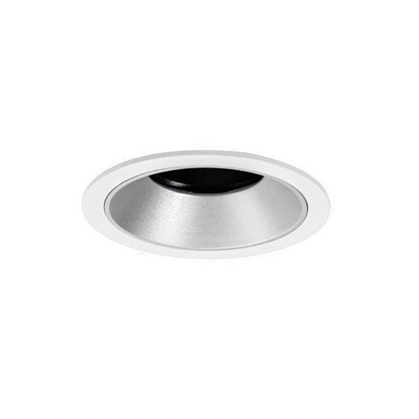 Einbau-Deckendownlight mit weißer Blende und silbernem Reflektor, dargestellt auf weißem Hintergrund.