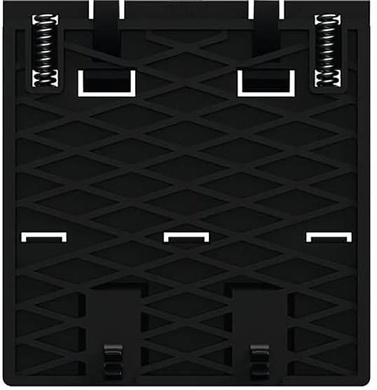 Ein schwarzes Panel mit einem Rautenmuster, das zwei Metallfedern und mehrere Kerben aufweist, wahrscheinlich Teil einer mechanischen oder elektronischen Baugruppe.