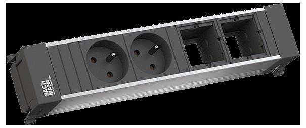 Eine schwarze und silberne Steckdosenleiste mit zwei europäischen Steckdosen und zwei leeren Steckplätzen, entworfen für die Montage in einem Arbeitsbereich.