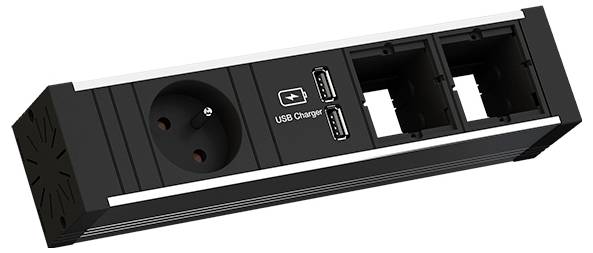 Schwarze Mehrfachsteckdosenleiste mit einer Steckdose, USB-Ladegerät und zwei Ethernet-Anschlüssen.