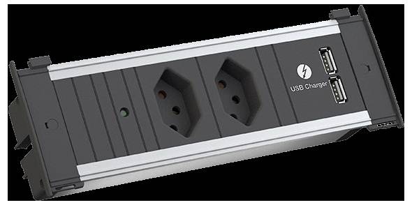 Eine Doppelsteckdose mit USB-Ladeanschlüssen, beschriftet mit „USB-Ladegerät