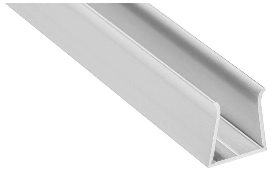Ein Metall-U-Kanal mit einer glatten Oberfläche ist angewinkelt, um sein hohles Inneres und geraden Kanten zu zeigen.