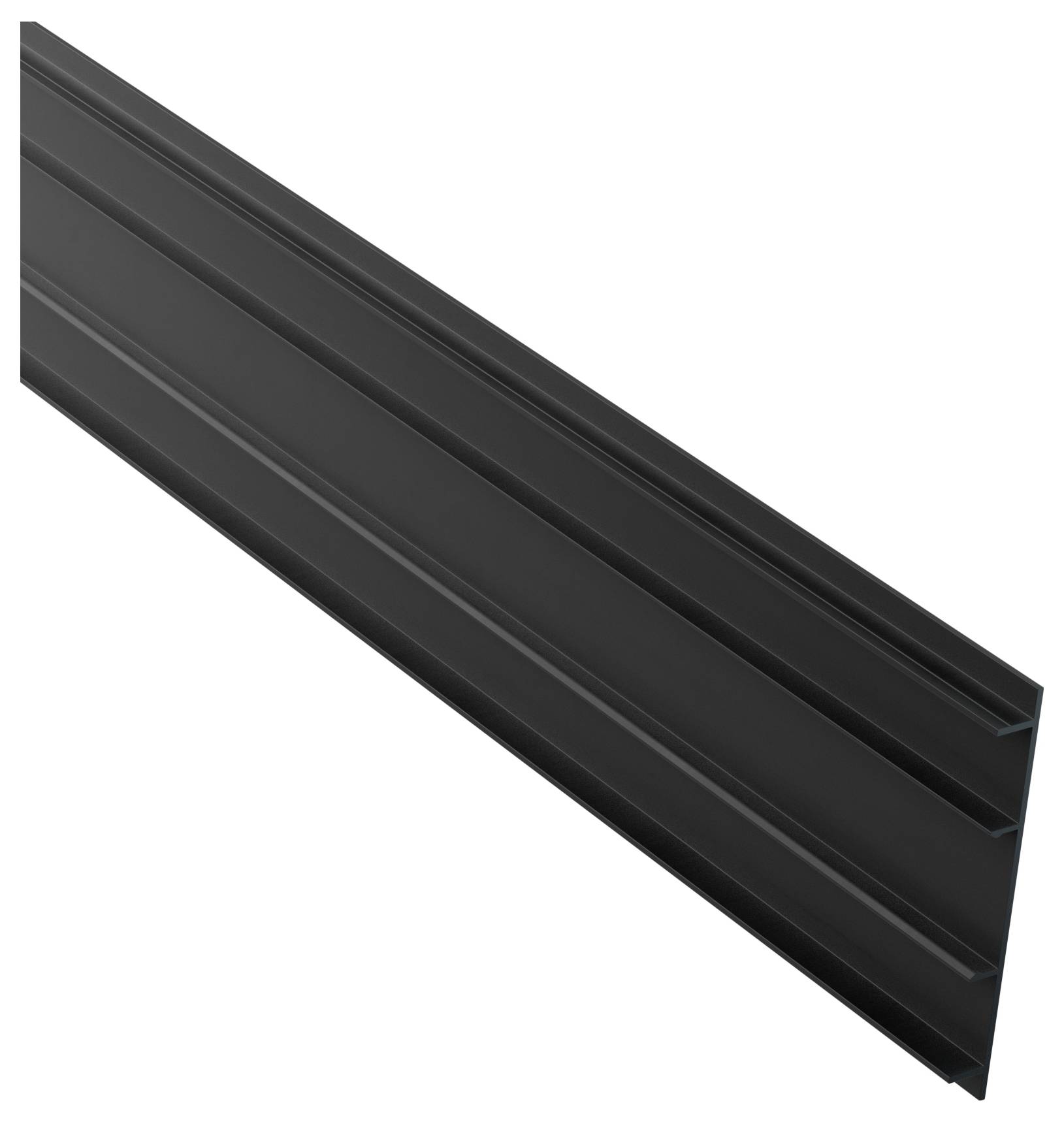 Eine lange, schwarze, rechteckige Metallschiene mit mehreren parallel entlang ihrer Länge verlaufenden Rillen, aus einem Winkel vor weißem Hintergrund betrachtet.