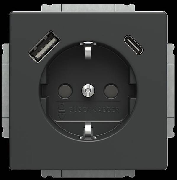 Schwarze elektrische Wandsteckdose mit USB-A- und USB-C-Anschlüssen