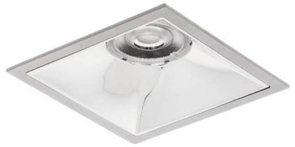 Quadratische Einbauleuchte mit reflektierendem Silberrahmen und zentraler Lampenfassung.