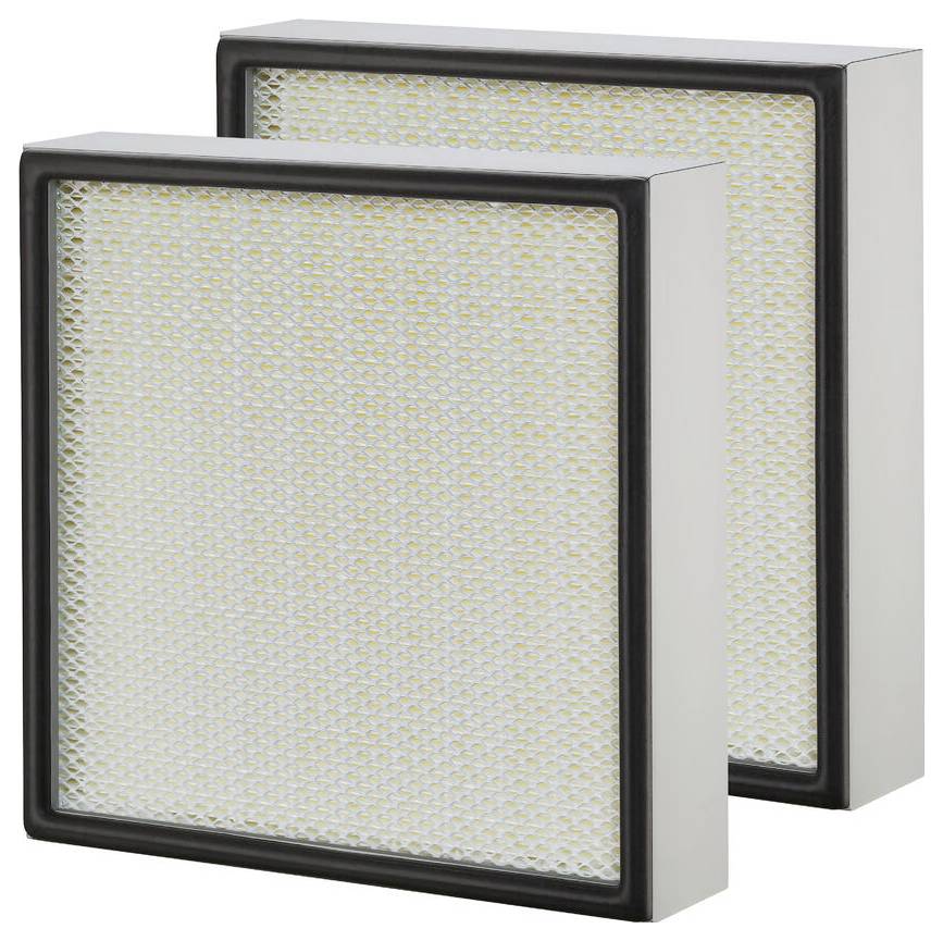 Zwei würfelförmige Luftfilter mit Metallrahmen und weißen Mesh-Fronten, nebeneinander positioniert, was auf eine Filtration für Luftsysteme hindeutet.