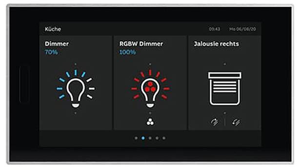 Ein digitales Bedienfeld zeigt drei Optionen an: 
