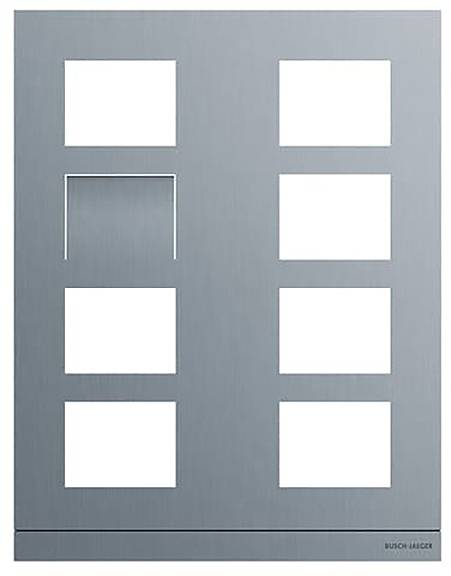 Metallische Wandplatte mit acht rechteckigen Öffnungen für Schalter oder Steckdosen mit gebürsteter Silberfinish.