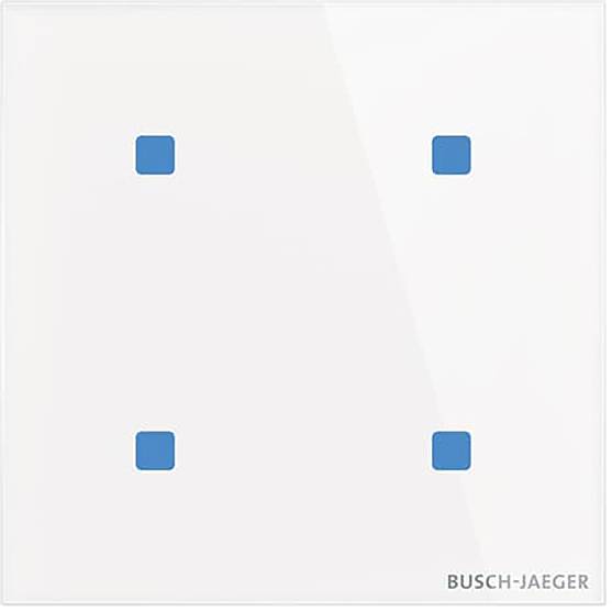 Ein weißes Wandschalter-Panel mit vier blauen quadratischen Tasten in einem 2x2-Raster. Der Markenname 