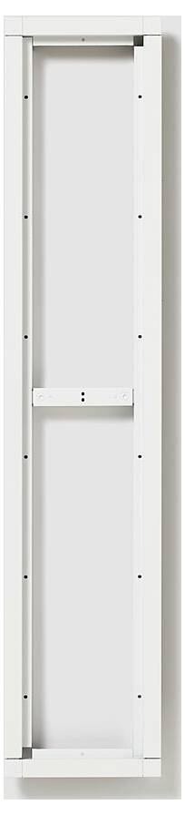 Ein weißer, rechteckiger vertikaler Balken mit einer geschlitzten verstellbaren Halterung in der Mitte, möglicherweise Teil eines Regal- oder Lagersystems.