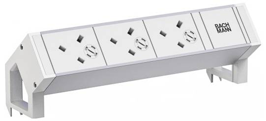 Ein weißer quadratischer, wandmontierter Abluftventilator mit horizontalen Lamellen, konzipiert für die Belüftung in Wohn- oder Gewerbeflächen.