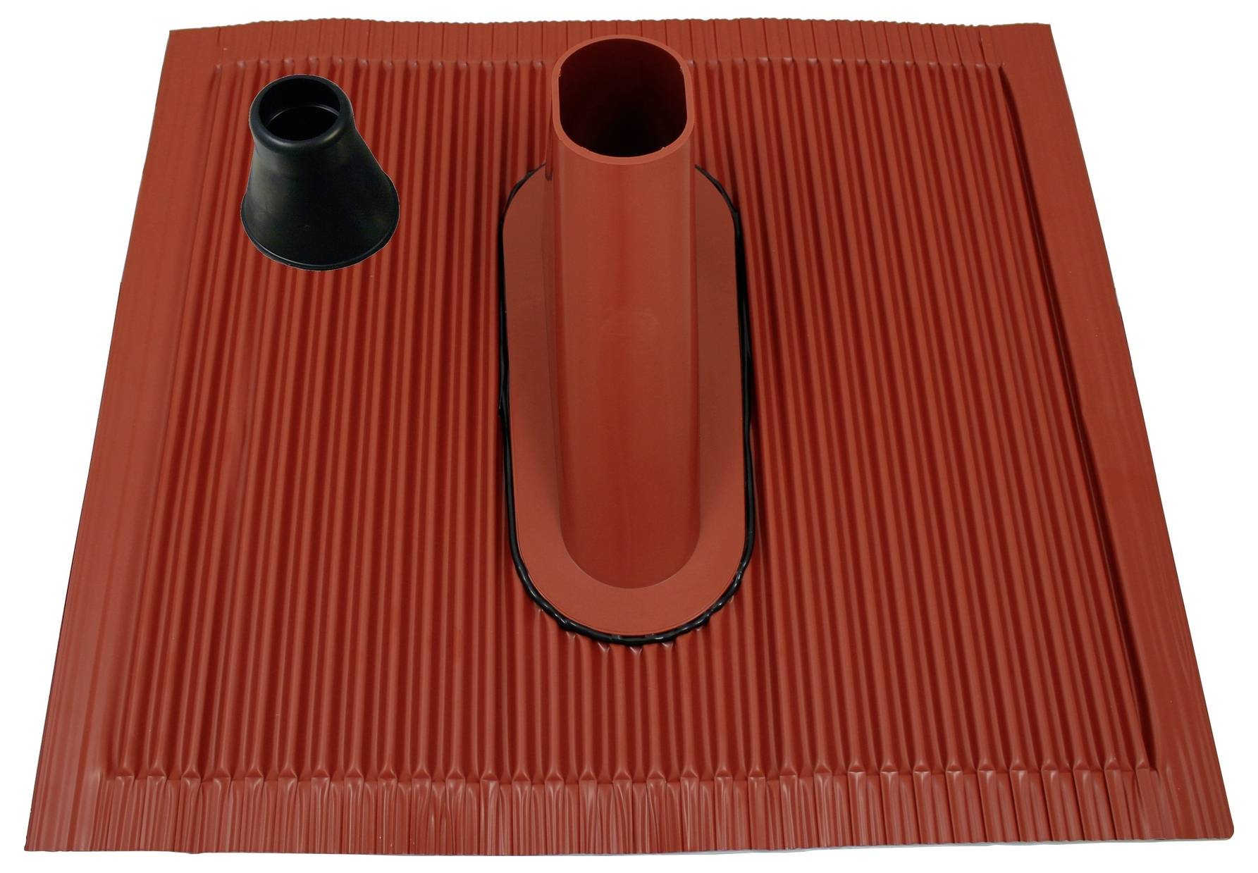 Dachblech mit Rohrdurchführung und Seitenkegel, geripptes rotes Material zur Abdichtung um Dachdurchdringungen.