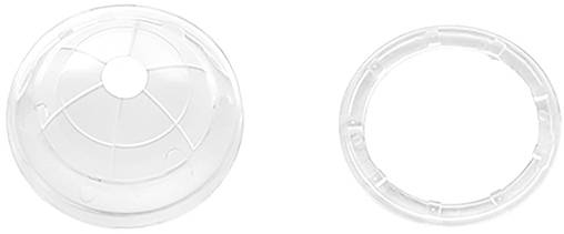 Zwei transparente Kunststoffdeckel, einer mit einem kreisförmigen Lüftungsmuster und der andere ein einfacher Ring, nebeneinander auf weißem Hintergrund platziert.