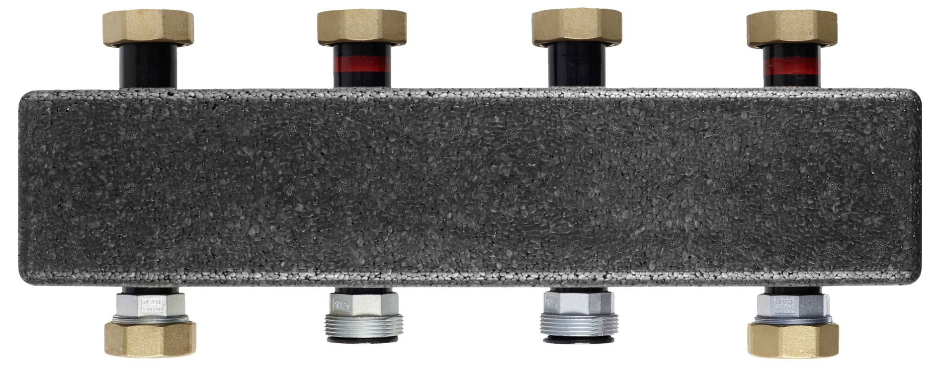 Vierfach-Verteiler mit Messingarmarturen und roten Markierungen auf einer dunkelrechteckigen Grundplatte.