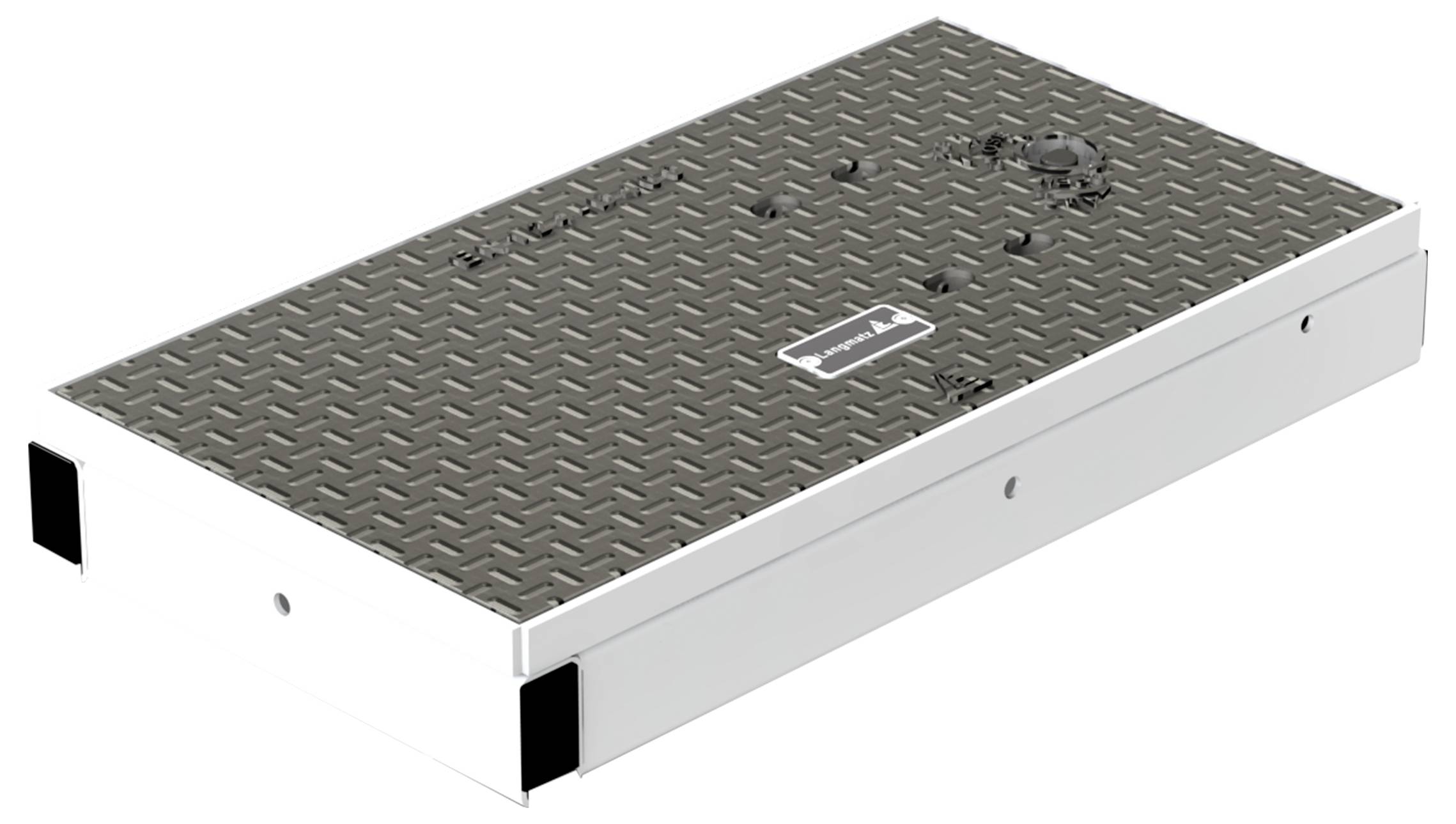 Eine schwarz-silberne rechteckige Metallplattform mit strukturierter Oberfläche, mit einem kleinen Logo und verschiedenen Befestigungspunkten.