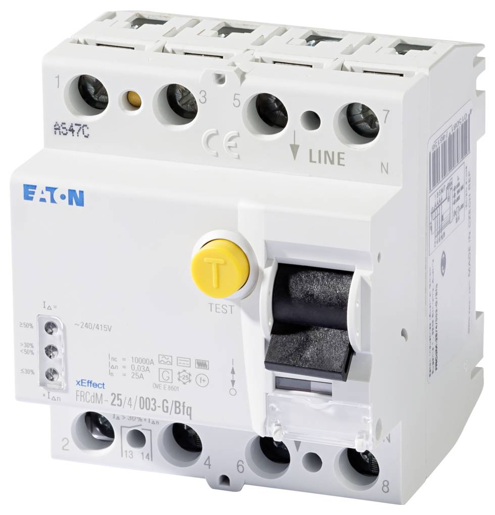 Eaton-Fehlerstromschutzschalter (RCD) mit Testknopf und aufgedruckten Spezifikationen, entwickelt für elektrische Sicherheit und Schutz.