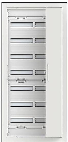 Ein Elektroverteilerschrank mit teilweise geöffnetem Deckel, der mehrere Schlitze für Leitungsschutzschalter zeigt, konzipiert zur Organisation von Elektroinstallationen.