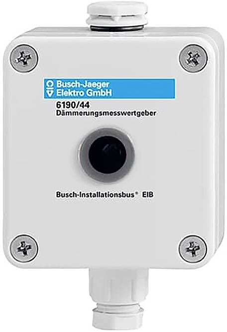 Ein Elektrischer Installationskasten von Busch-Jaeger Elektro GmbH, Modell 6190/44, verwendet für Messungen, mit gekennzeichneten Anschlussanschlüssen.
