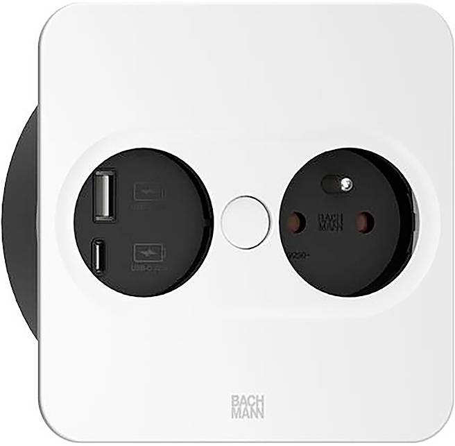 Eine weiße Steckdose mit USB-Anschluss und standardmäßigem Steckplatz, von Bachmann gestaltet, für vielseitiges Laden elektronischer Geräte.