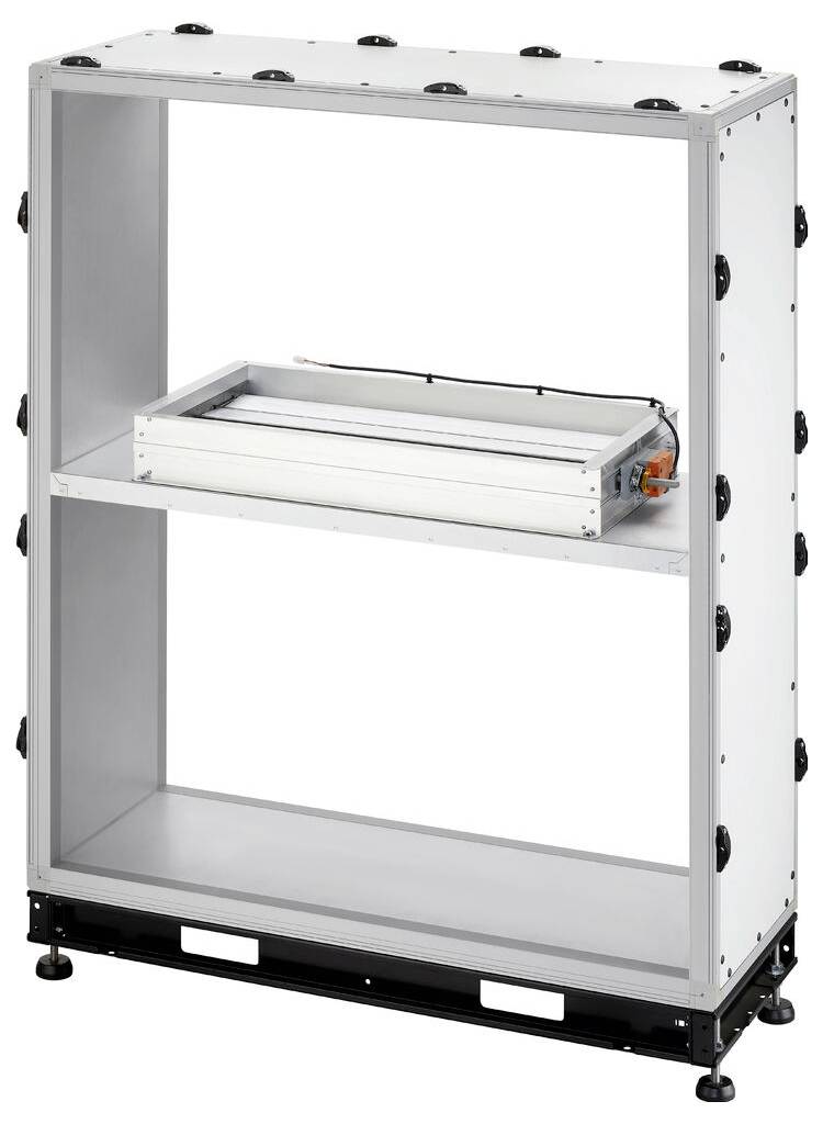 Ein aufgerolltes weißes Aluminiurm-Rohr, wahrscheinlich für Sanitär- oder Klimaanlagensysteme, mit Schutzdeckeln an beiden Enden.