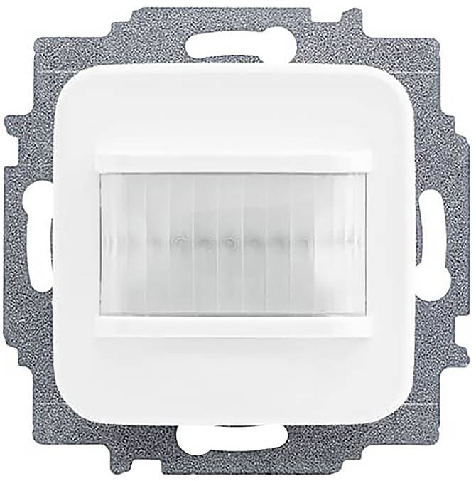 Ein weißer Bewegungsmelderungsschalter mit rechteckigem horizontalen Erfassungsbereich, montiert auf einer Metallrückplatte.