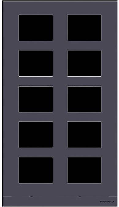 Eine dunkelgraue Tür mit acht rechteckigen schwarzen Paneelen, die in zwei Spalten angeordnet sind.