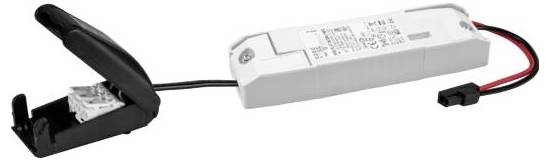 Ein rechteckiges weißes elektronisches Gerät mit angebrachten roten und schwarzen Kabeln; eine schwarze Abdeckung ist teilweise geöffnet und gibt die inneren Anschlussöffnungen frei.